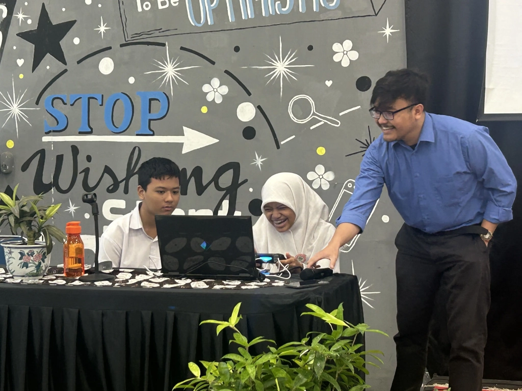 Seminar E-Sport SMA Lazuardi GCS